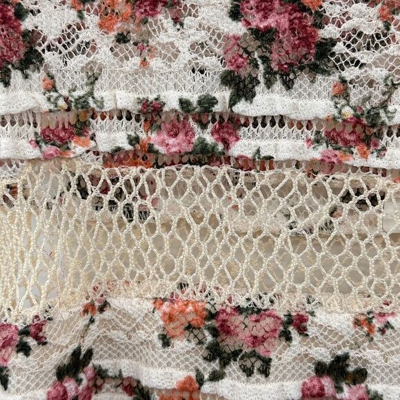 Just Me floral print summer dress… with lace and crochet middle. - Picture 4 of 7